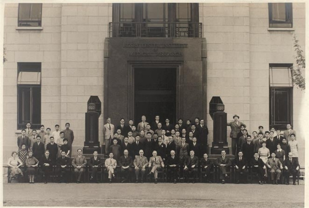 图为1935年5月，雷士德医学研究院全体成员合影.jpg